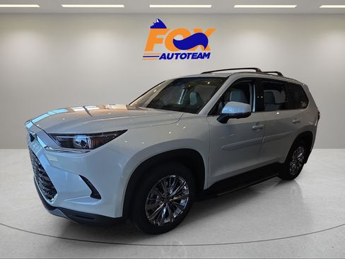 New 2026 Toyota Grand Highlander AWD image 2