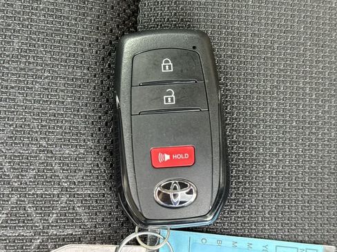 Used 2025 Toyota 4Runner SR5 AWD/4WD image 27