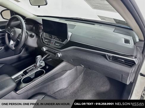 Certified 2024 Nissan Altima 2.5 SR w/ SR Premium Package AWD/4WD image 29