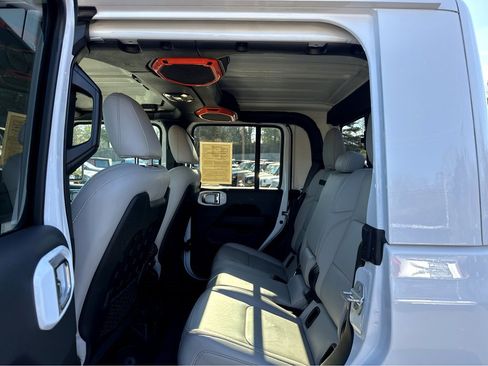 Certified 2023 Jeep Gladiator Mojave w/ Cold Weather Group image 10