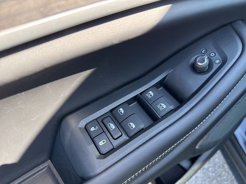 New 2025 Jeep Grand Cherokee Limited w/ Luxury Tech Group II image 22