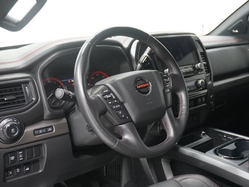Used 2021 Nissan Titan PRO-4X w/ Pro-4x Convenience Package AWD/4WD image 10
