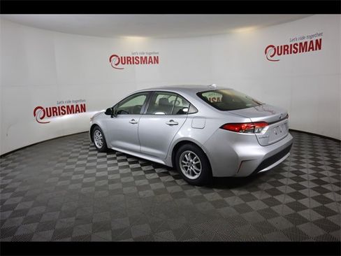 Used 2022 Toyota Corolla LE image 6