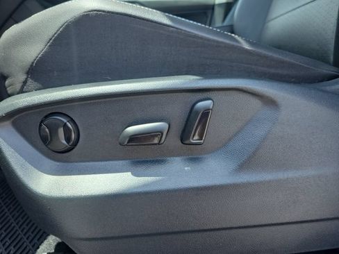 Used 2021 Volkswagen Tiguan SE AWD/4WD image 12