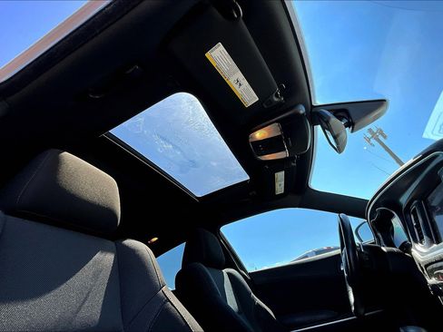 Used 2017 Dodge Charger R/T image 16