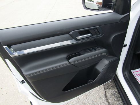Used 2025 GMC Terrain Elevation AWD/4WD image 22