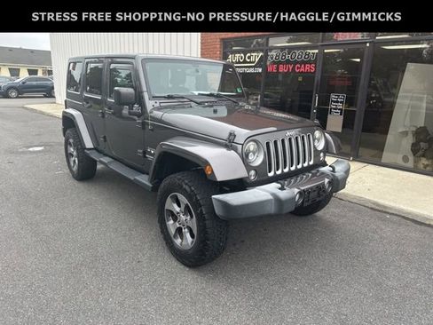 Used 2016 Jeep Wrangler Unlimited Sahara w/ Dual Top Group image 28