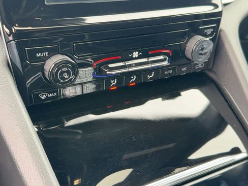 New 2025 Jeep Grand Cherokee Laredo X image 25