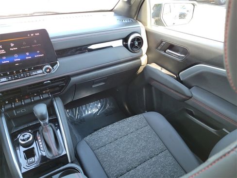 Used 2024 Chevrolet Colorado Z71 w/ Z71 Convenience Package 2 image 15