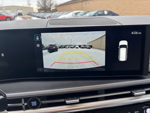 Used 2025 Hyundai Santa Fe SEL image 17