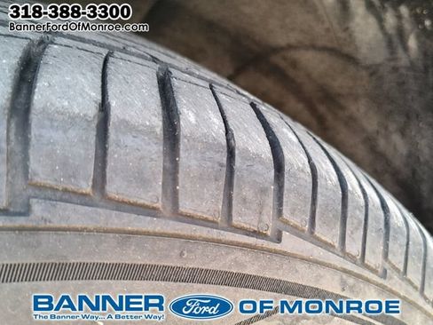 Used 2023 Chevrolet Tahoe Premier AWD/4WD image 15