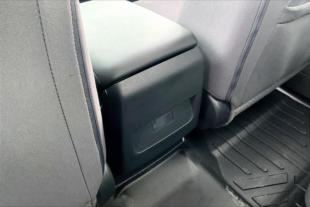 Used 2024 Nissan Frontier SV RWD image 11