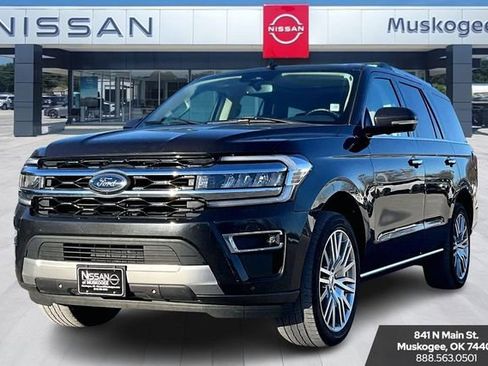 Used 2024 Ford Expedition Limited image 3