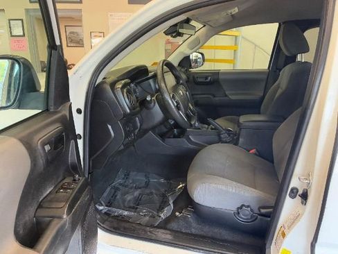 Used 2023 Toyota Tacoma SR image 18