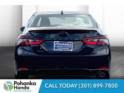 Used 2023 Toyota Camry SE image 3