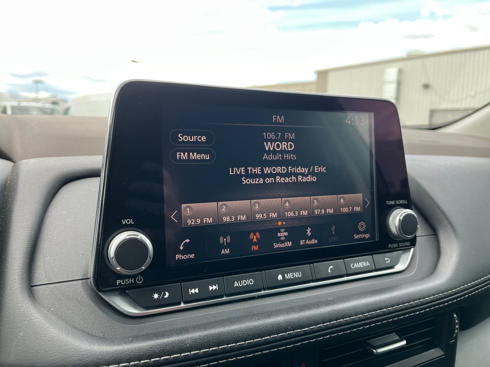 Used 2021 Nissan Rogue S FWD image 23