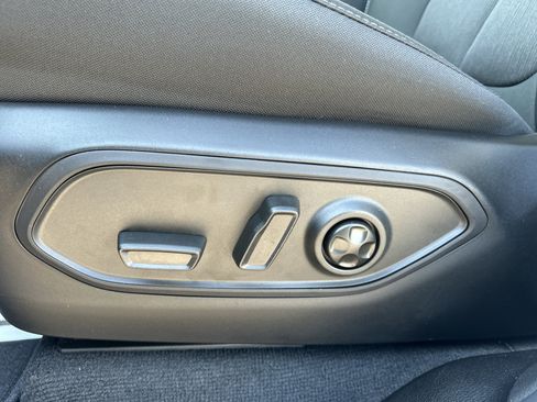 New 2026 Jeep Grand Cherokee L Laredo RWD image 37