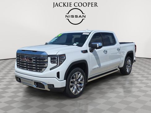 Used 2024 GMC Sierra 1500 Denali w/ Denali Reserve Package AWD/4WD image 1