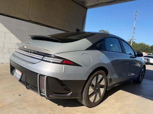 Used 2024 Hyundai Ioniq 6 SE RWD image 4