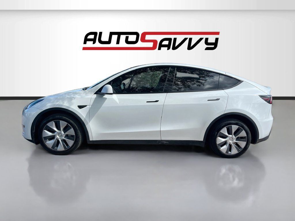 Used 2024 Tesla Model Y Long Range AWD/4WD image 4