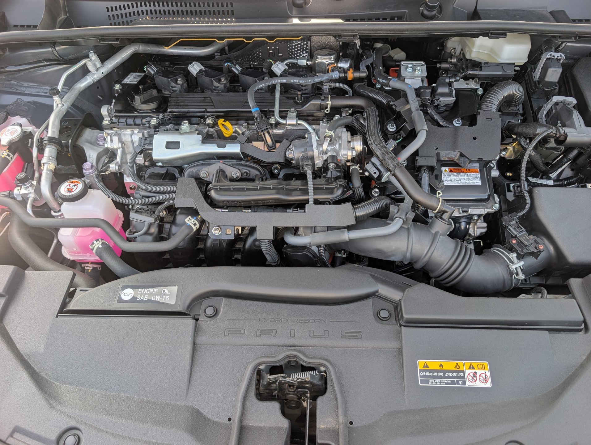 Used 2024 Toyota Prius XLE FWD image 4