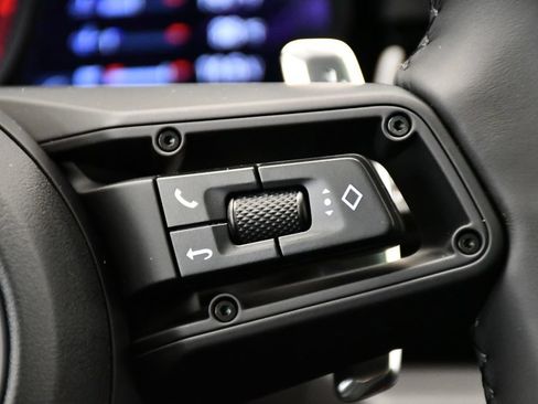 Certified 2026 Porsche Macan AWD/4WD image 28