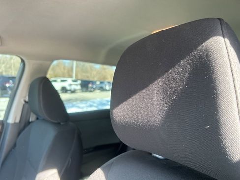 Used 2023 Nissan Rogue S image 21