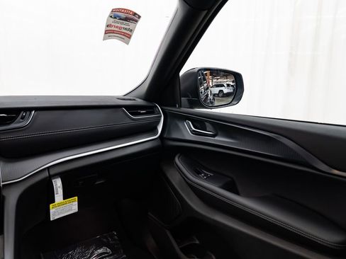 New 2026 Jeep Grand Cherokee Laredo image 11