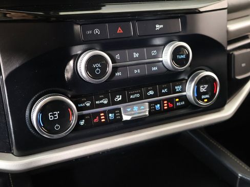 Used 2024 Ford Expedition Max XLT RWD image 8