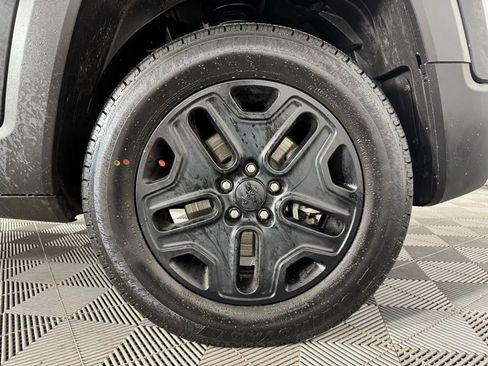 Used 2018 Jeep Renegade Trailhawk w/ Cold Weather Group II image 45