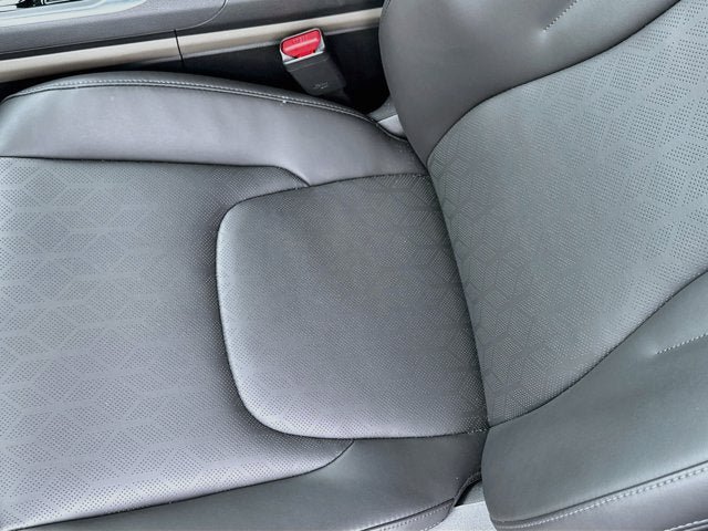 Certified 2026 Kia Carnival EX FWD image 19