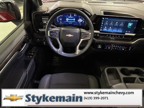 Used 2023 Chevrolet Silverado 1500 LT image 4
