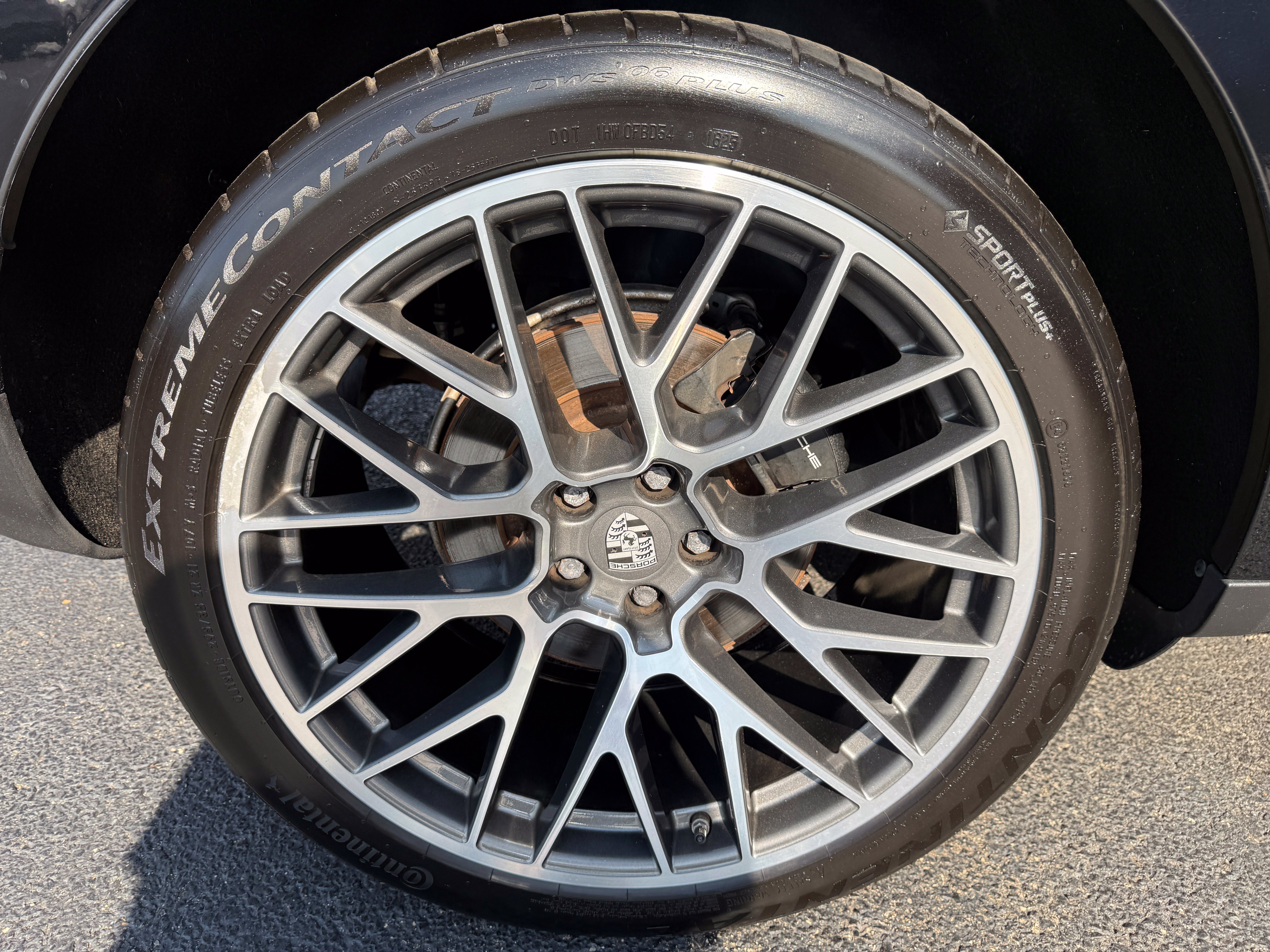 Used 2020 Porsche Macan AWD/4WD image 25