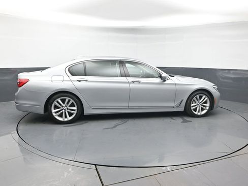 Used 2016 BMW 750i xDrive image 7
