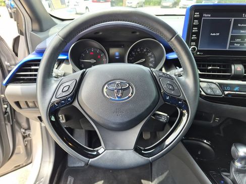 Used 2020 Toyota C-HR XLE FWD image 10