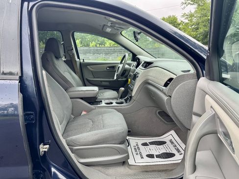 Used 2017 Chevrolet Traverse LS FWD image 13