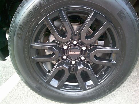 Used 2023 GMC Sierra 1500 Elevation image 24