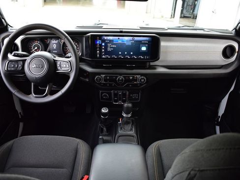 Used 2025 Jeep Gladiator Sport AWD/4WD image 26