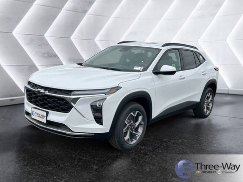 New 2026 Chevrolet Trax LT w/ Driver Confidence Package FWD image 1