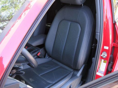 Used 2023 Audi Q3 2.0T Premium w/ Convenience Package image 11