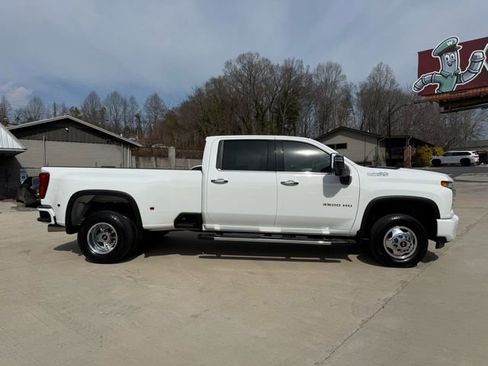 Used 2023 Chevrolet Silverado 3500 High Country image 3