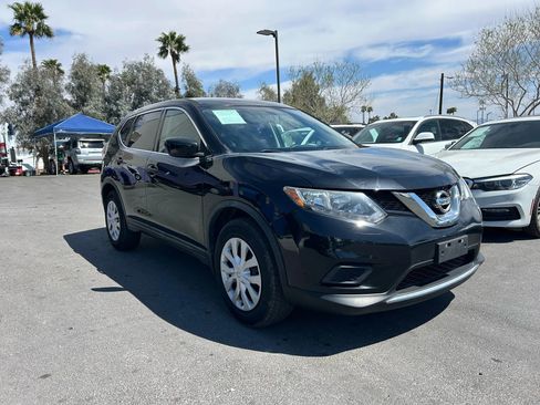 Used 2016 Nissan Rogue S image 3