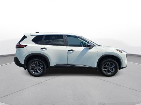 Used 2023 Nissan Rogue S AWD/4WD image 5