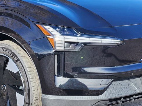 New 2025 Volvo EX30 Plus w/ Protection Package Premier image 27