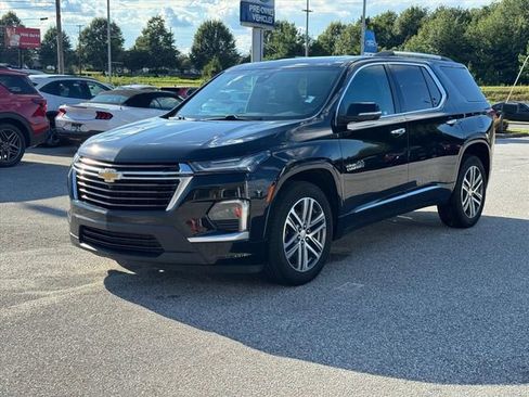 Used 2023 Chevrolet Traverse High Country w/ LPO, Floor Liner Package AWD/4WD image 7