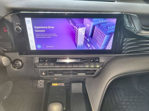Used 2025 Toyota Camry SE w/ Multimedia Upgrade Package FWD image 18