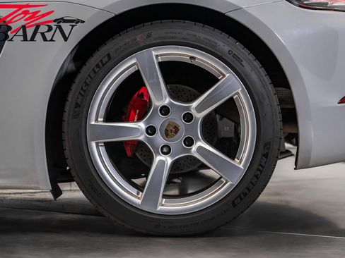 Used 2018 Porsche 718 Cayman S image 19