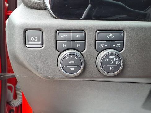 Used 2022 Chevrolet Silverado 1500 RST AWD/4WD image 32