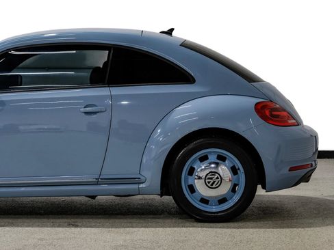 Used 2014 Volkswagen Beetle 2.5 FWD image 11