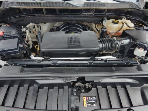 Used 2022 Chevrolet Silverado 1500 LT AWD/4WD image 13